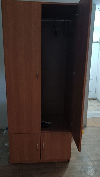 Шкаф  в прихожей