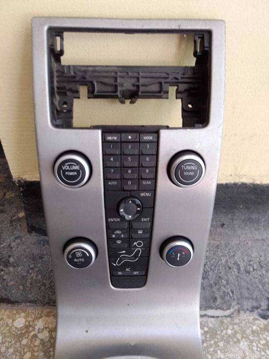 Централна Конзола(панел) Волво S40