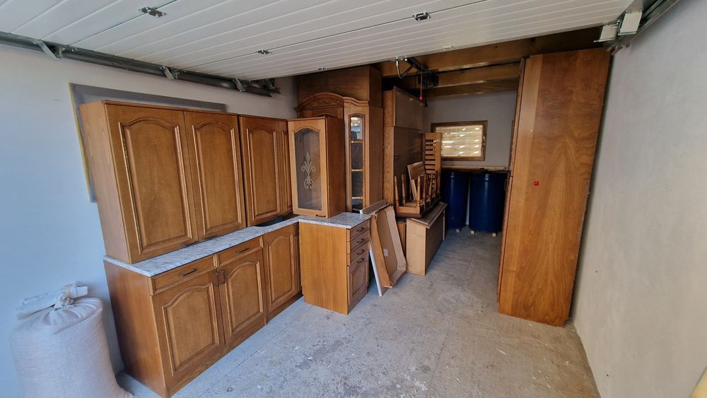 Vand mobila din lemn masiv!