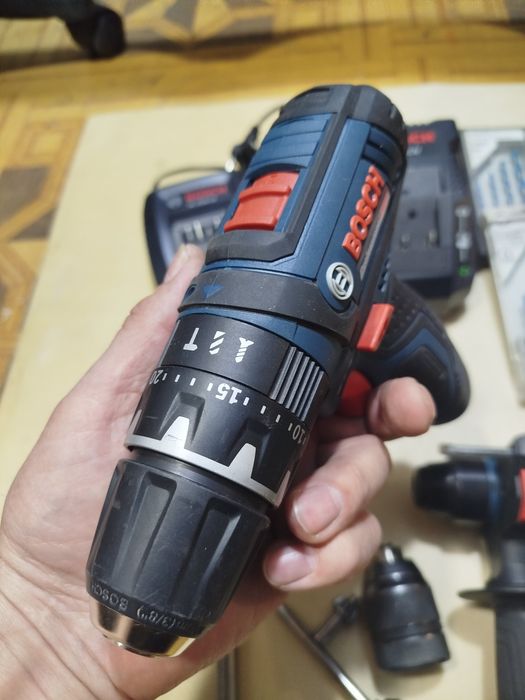 Шуруповёрт Bosch.