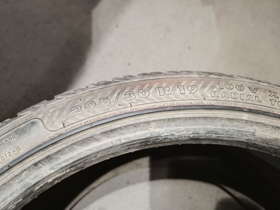 Продам пару 295 30 R19
