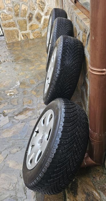 Продавам гуми с джанти 15