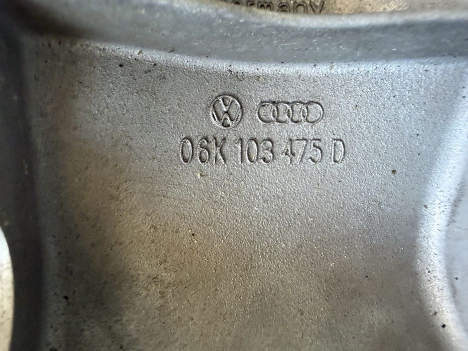 Оригинален корпус разпределителни валове VW Audi 1.8 2.0 TSI 06K103475D