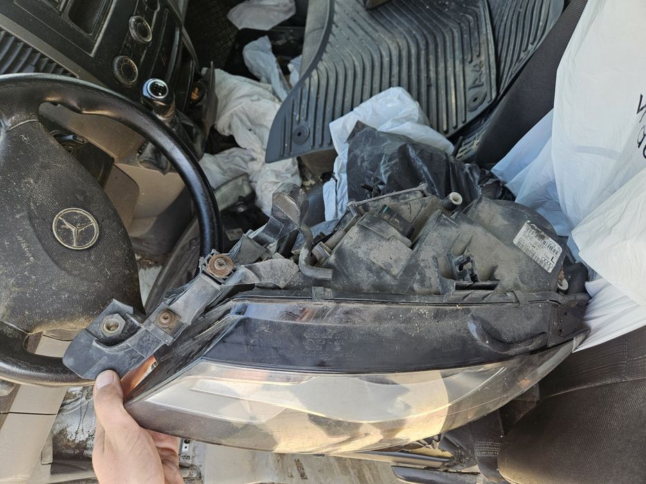 Ляв фар за Audi B8