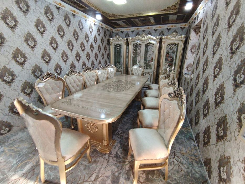 Mexmonxona uchun stol stullar