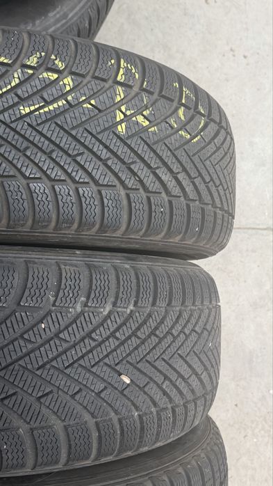 Vand 4 anvelope 235/60/18 pirelli de iarnă ca noi