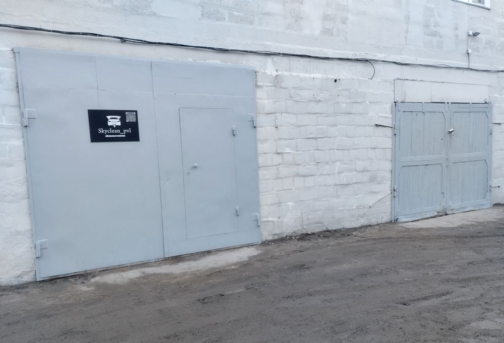 Сдам в аренду бокс с центральным отоплением и водоснабжением .