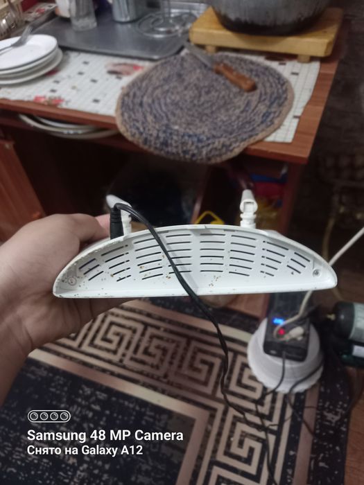 Продам роутер с коробкой