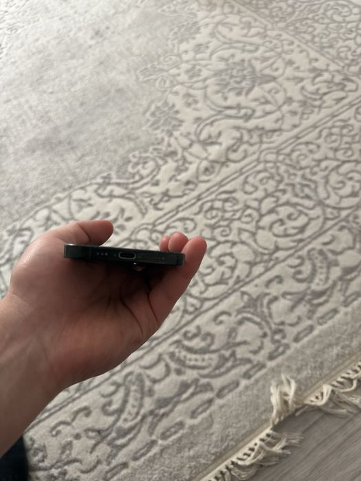 Продам Iphone 16 pro