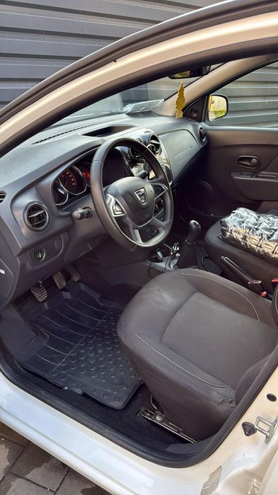 Vând Dacia Logan 2019