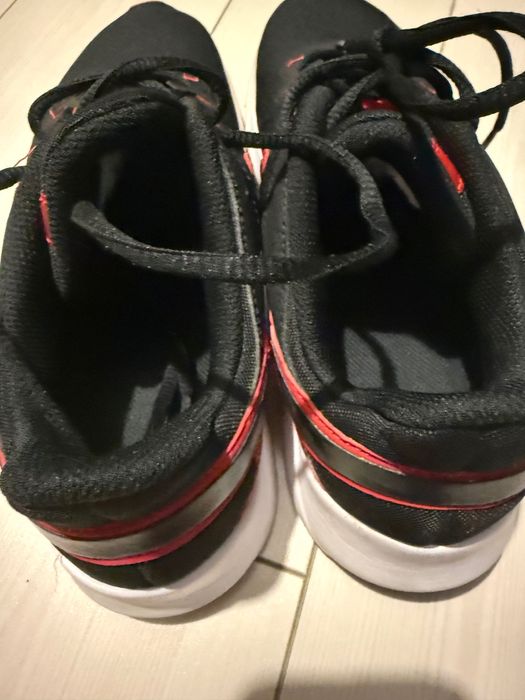 Кроссовки Nike для подростков