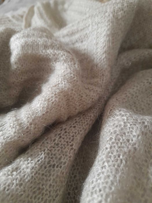 Pulover Benetton,mohair,m, 70 lei