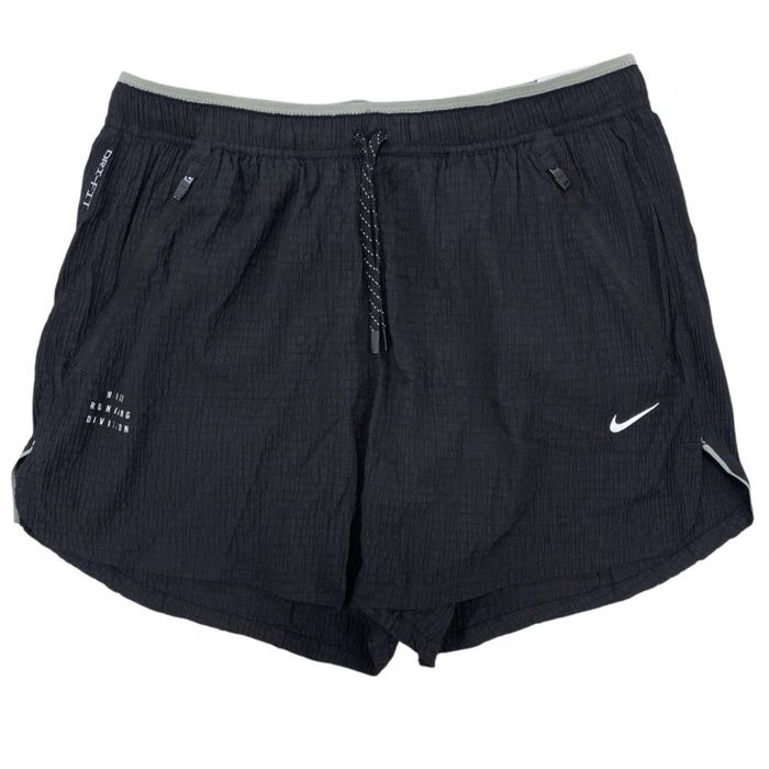Беговые шорты Nike