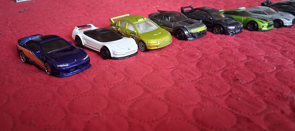 Hot wheels:  модели
