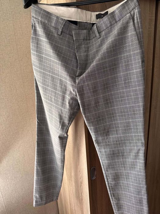 Елегантен мъжки панталон H&M, каре – Размер M (Slim Fit)