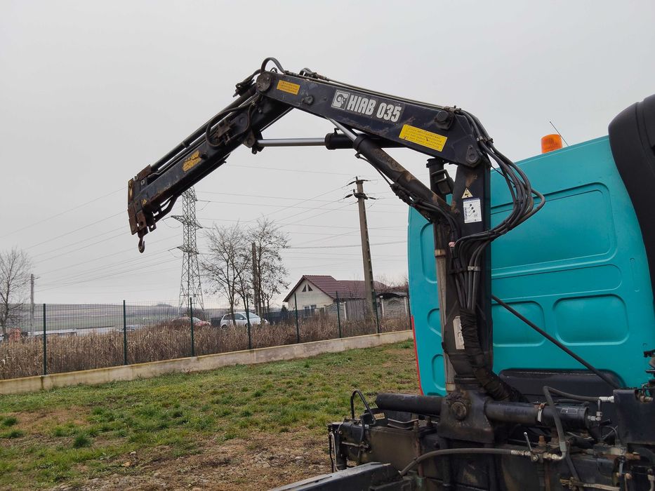 De vânzare DAF LF 45 cu macara