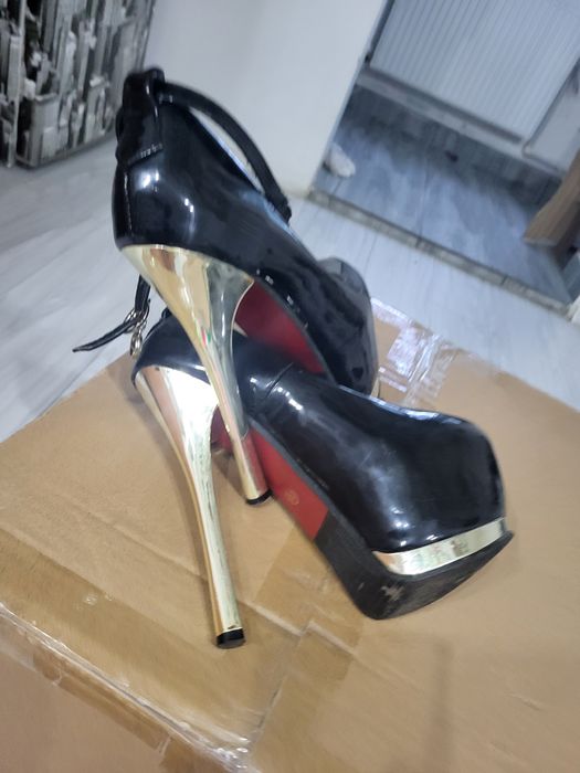 Pantofi dama din lac