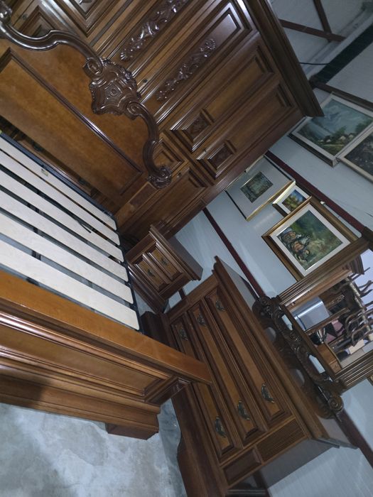 Dormitor lemn masiv Dulap pat noptiere comoda