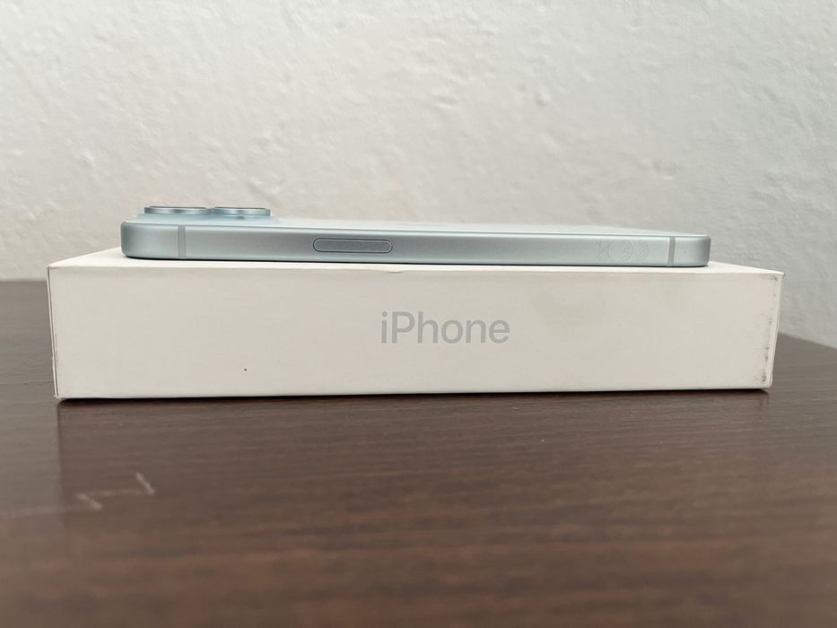 iPhone 15 100 % батерия