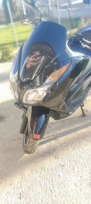 Продавам Хонда Форца