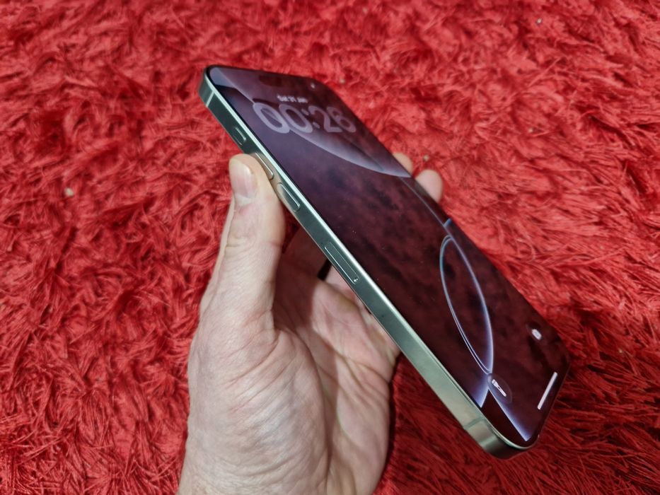 -Iphone 16Pro Max, ca Nou, 256Gb, 8Ram, Silver Titanium, ireprosabil,