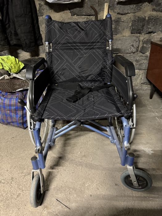Продам взрослое инвалидное кресло.