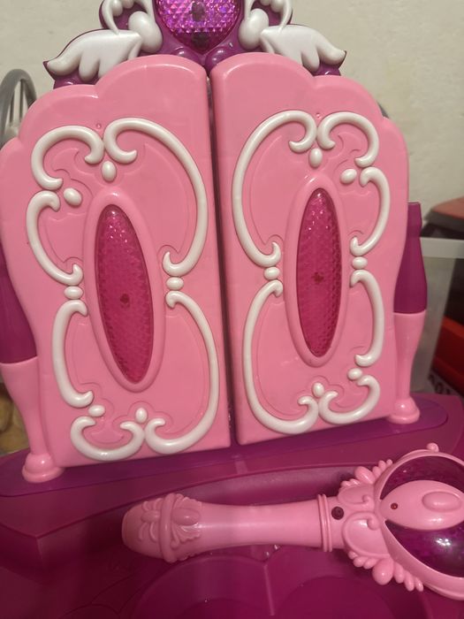 Детский туалетный столик