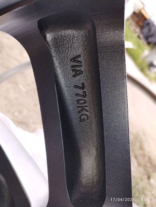 Lexus diska sotiladi dona