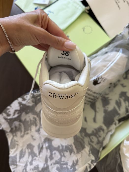 Бели дамски сникърси/кецове Off White