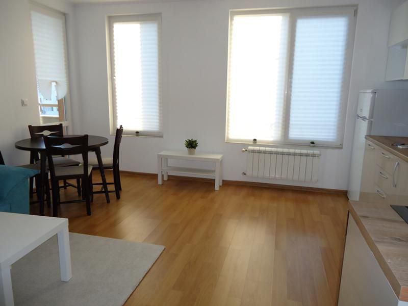 Дава се под наем Тристаен апартамент в София, Младост 4 - 86 кв.м за 764.49 € - Снимка #2