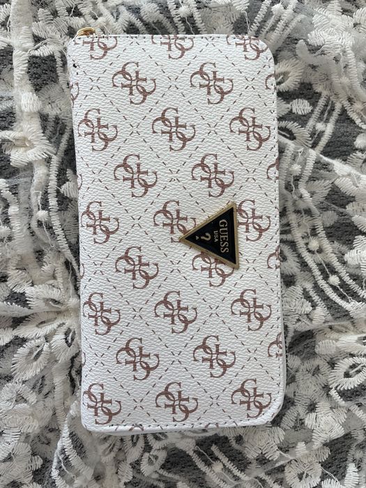 Дамско портмоне Guess