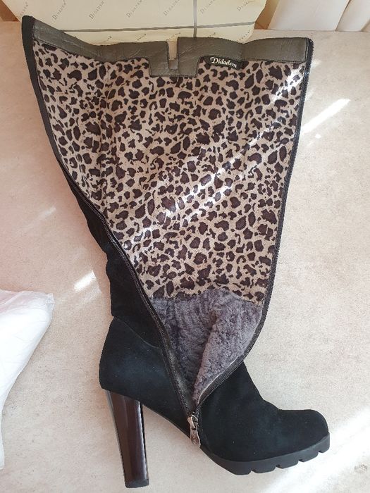 Продам женские кожаные сапоги