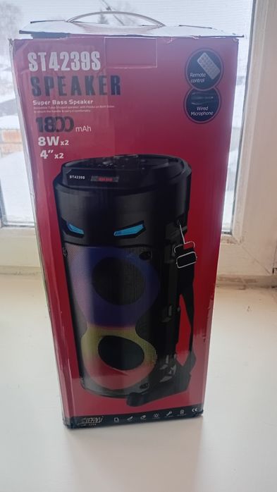 Продам портативная колонка новоя