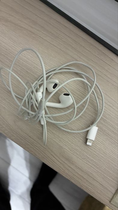 Наушники  EarPods