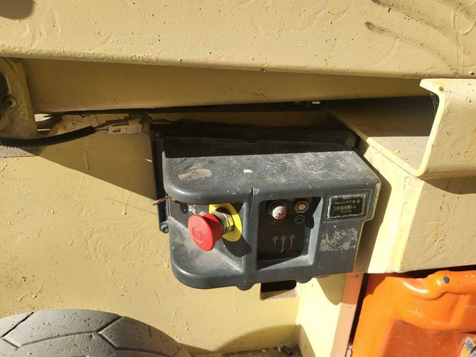 Ножична вишка 10м JLG 2630 es