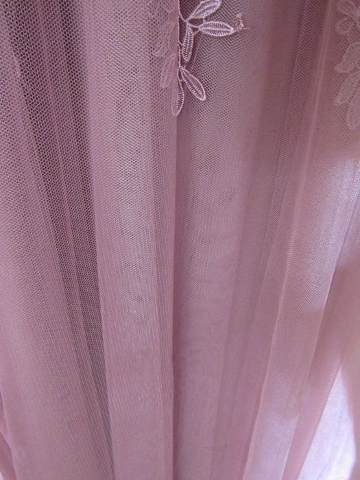 Красива елегантна официална рокля