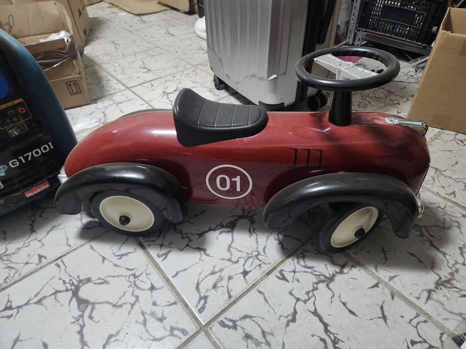 Mașinuța 01 metalica