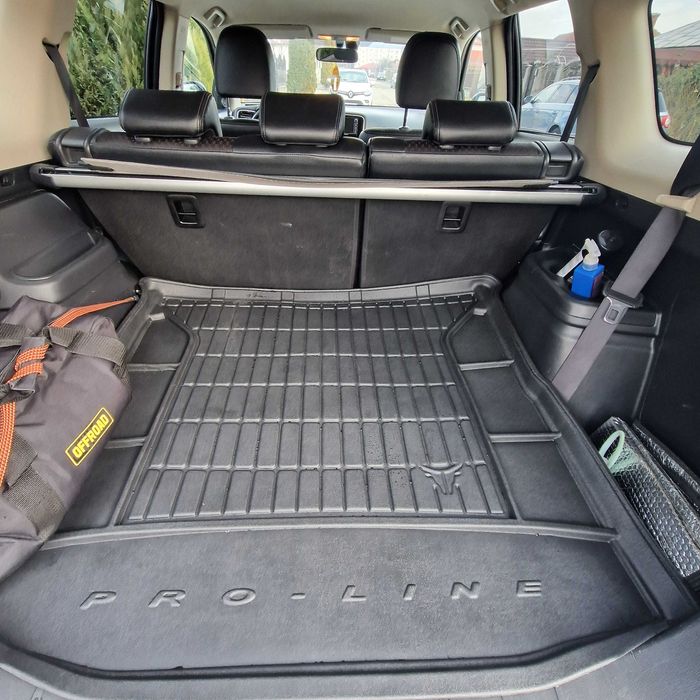 Mitsubishi Outlander  2.2 DI-D 4 WD , 7 locuri , 4x4 , FACELIFT