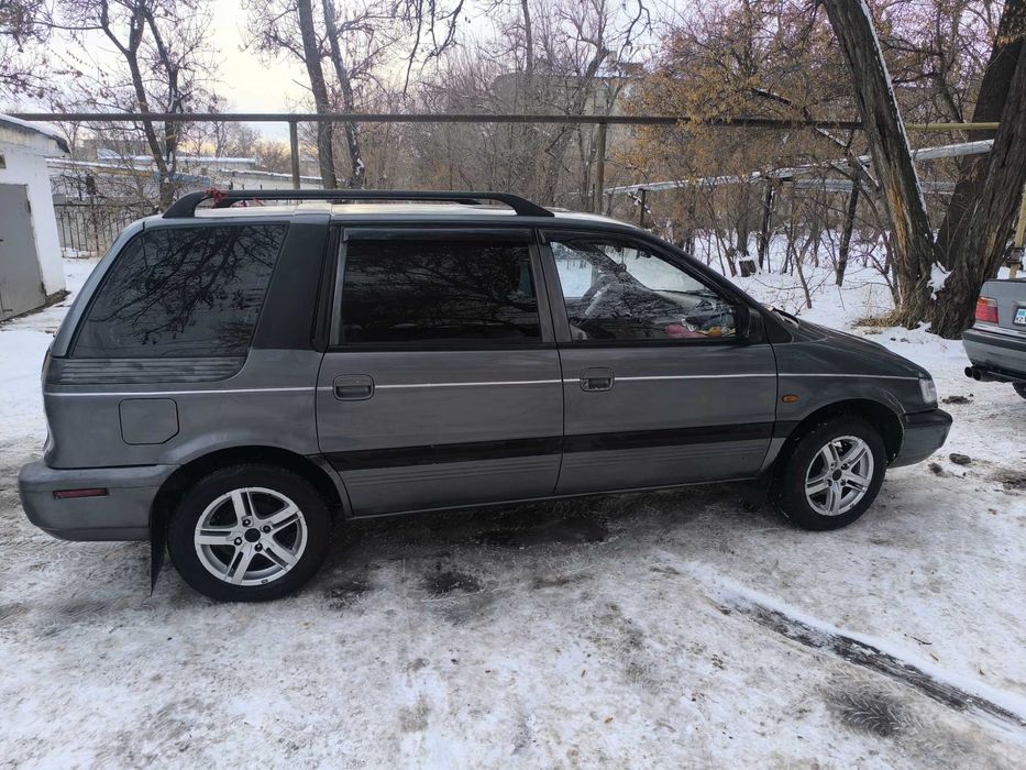 Митсубиси Спейс вагон