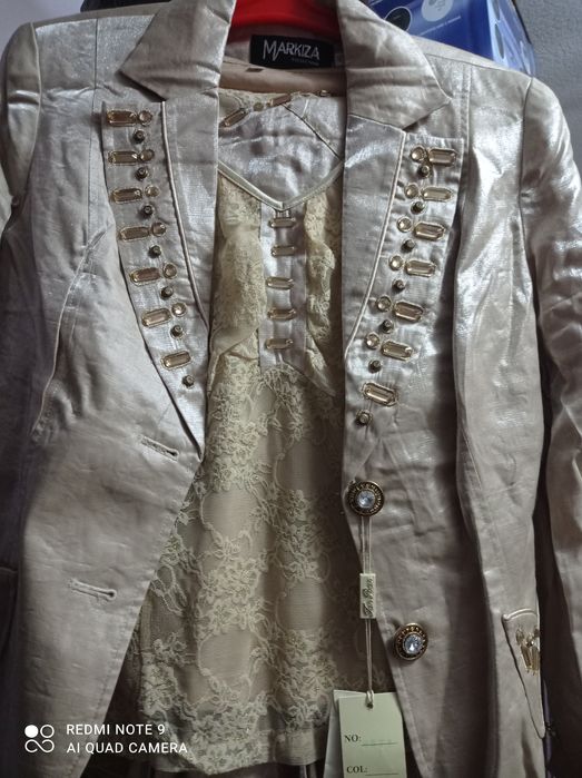 Ayollar libosi kastyum kofta va yubka.