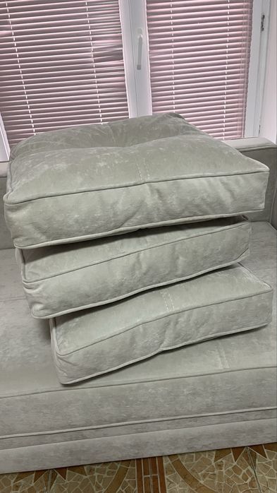 Продаю почти новый диван