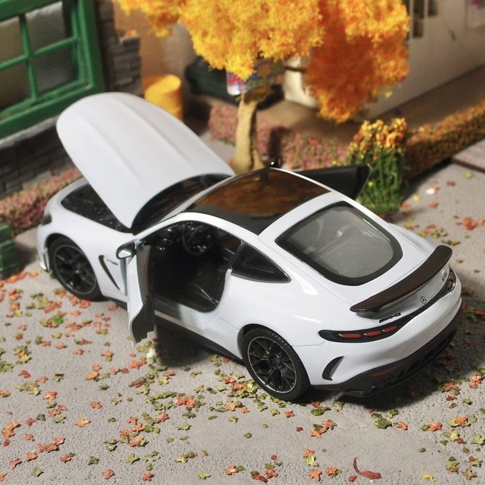 Mercedes - AMG GT 63 1.24! Металлическая модель со светом и звуком