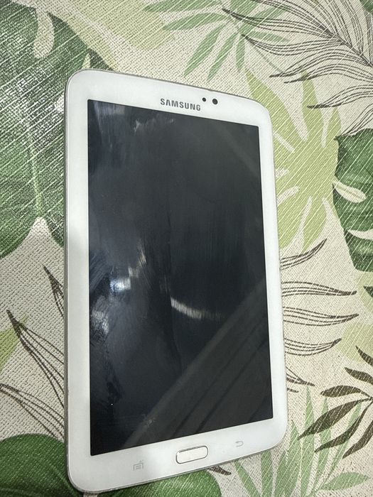 Продам самсунг таб3 планшет