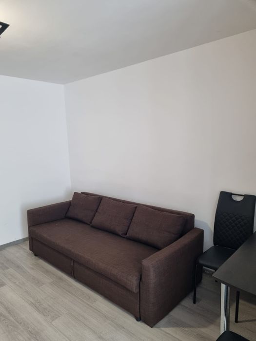 Dau în chirie garsoniera, str. Aluminei, Oradea