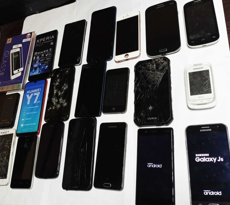 Лот от  телефони