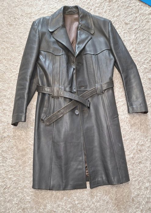 Haina lunga din piele naturala  marimea  50-52  nepurtata