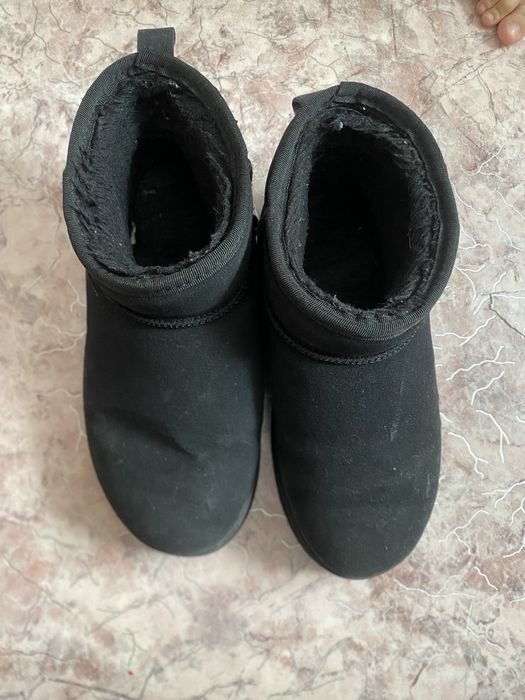 Отдам даром обувь