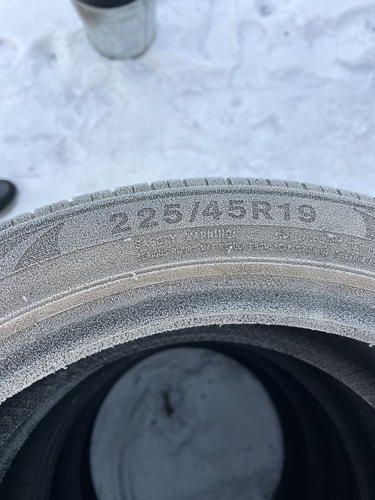 Продам летние шины 225/45/19