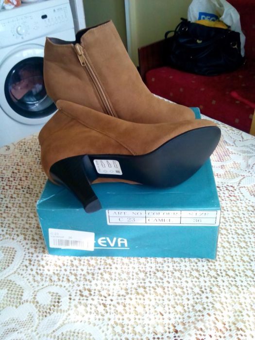 Нови боти и много красиви абитуриентски сандалети