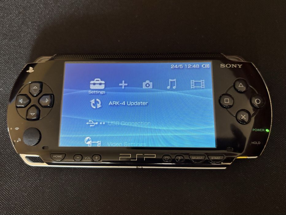 Psp 1000 - 64 gb sd, много игри